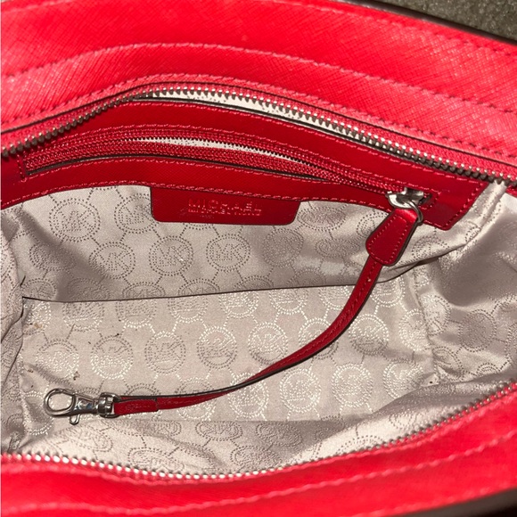 Michael Kors Selma Medium Studded Saffiano Leather Messenger Crossbody Red - Picture 3 of 3